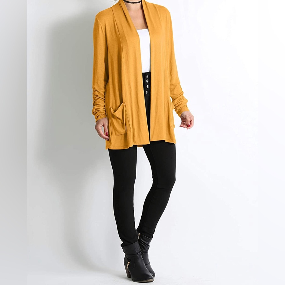 Long sleeve cardigan sweater with pockets